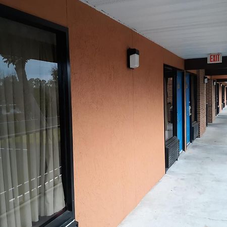 Super Value Inn 瓦尔多斯塔 外观 照片