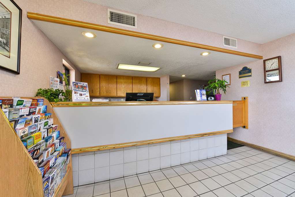 Super Value Inn 瓦尔多斯塔 内观 照片