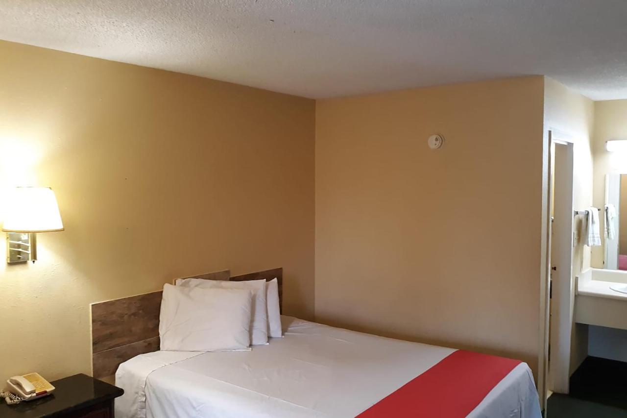 Super Value Inn 瓦尔多斯塔 外观 照片