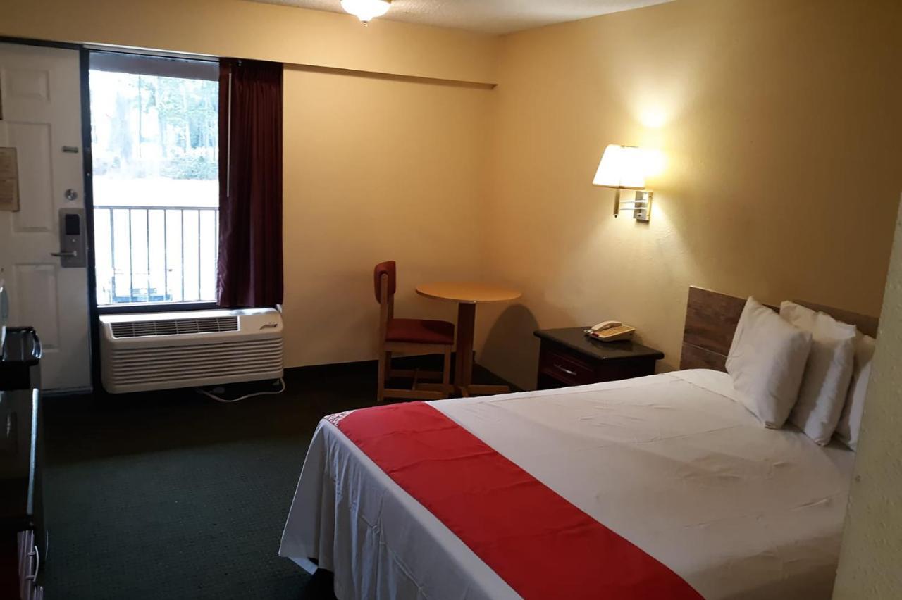 Super Value Inn 瓦尔多斯塔 外观 照片