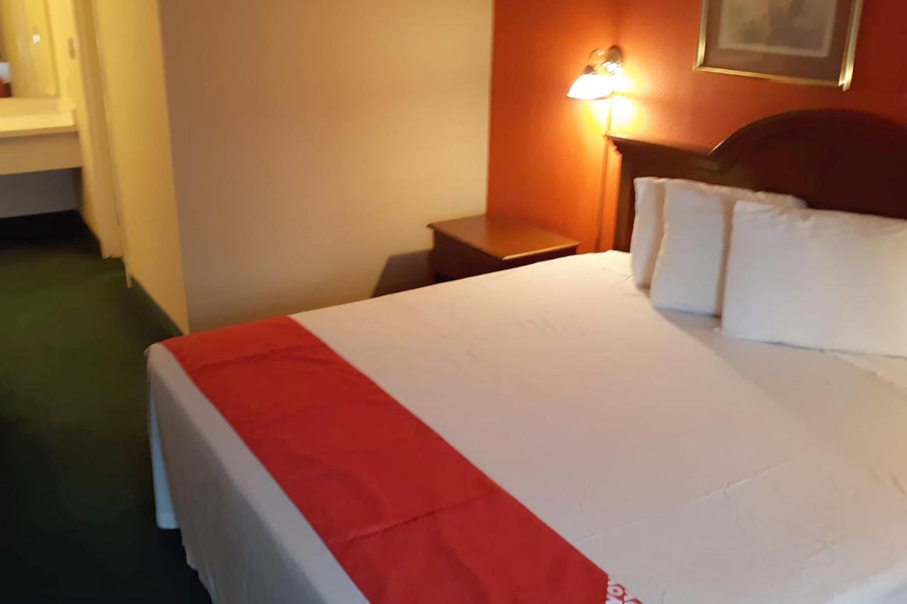 Super Value Inn 瓦尔多斯塔 外观 照片