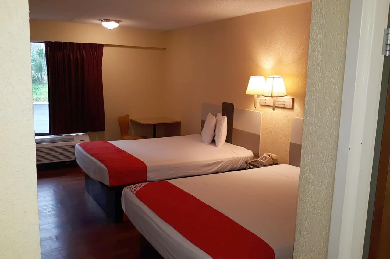 Super Value Inn 瓦尔多斯塔 外观 照片