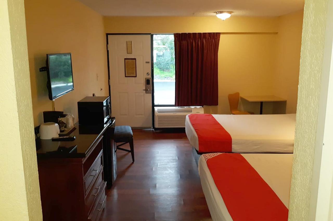 Super Value Inn 瓦尔多斯塔 外观 照片