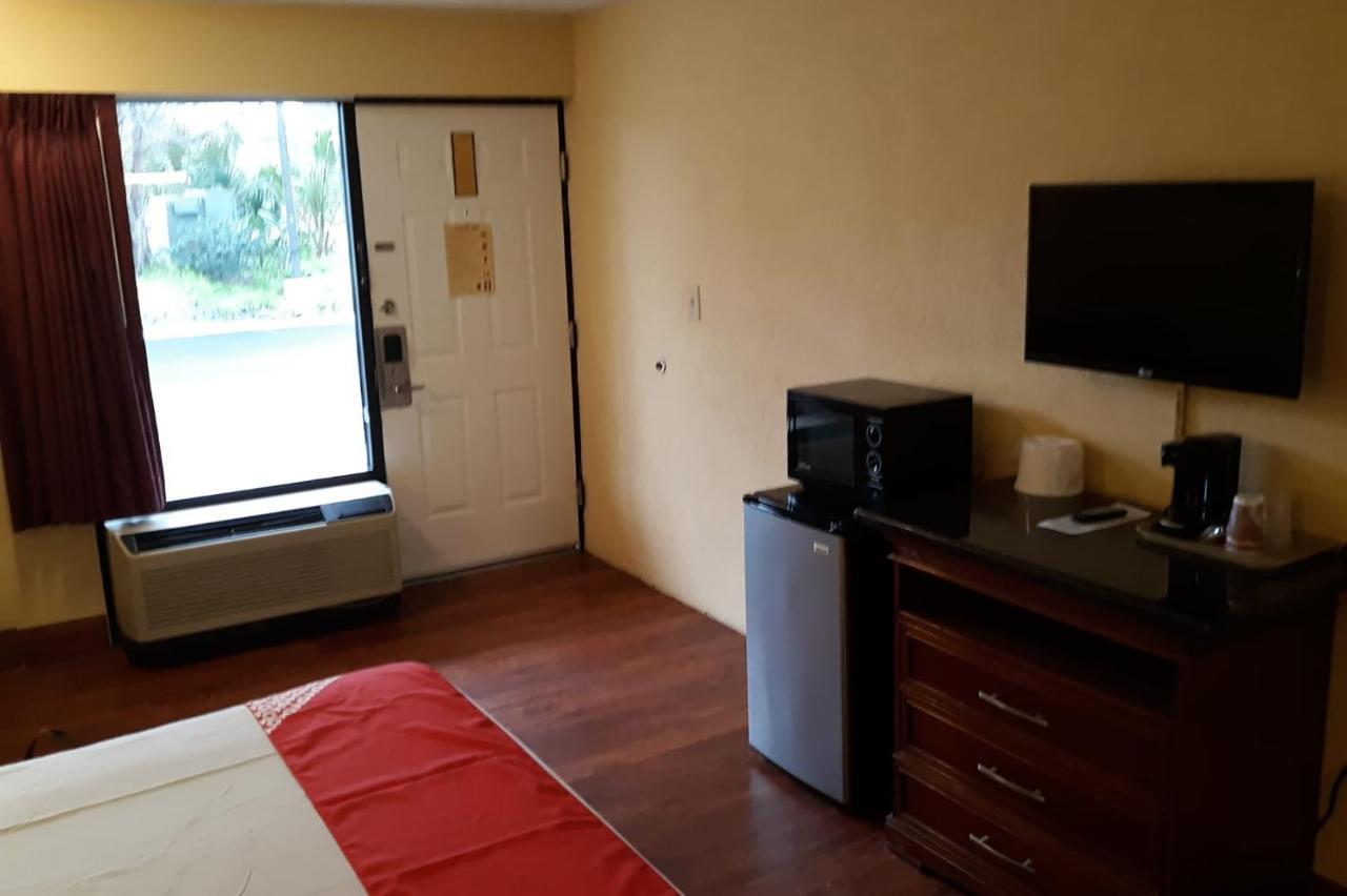 Super Value Inn 瓦尔多斯塔 外观 照片